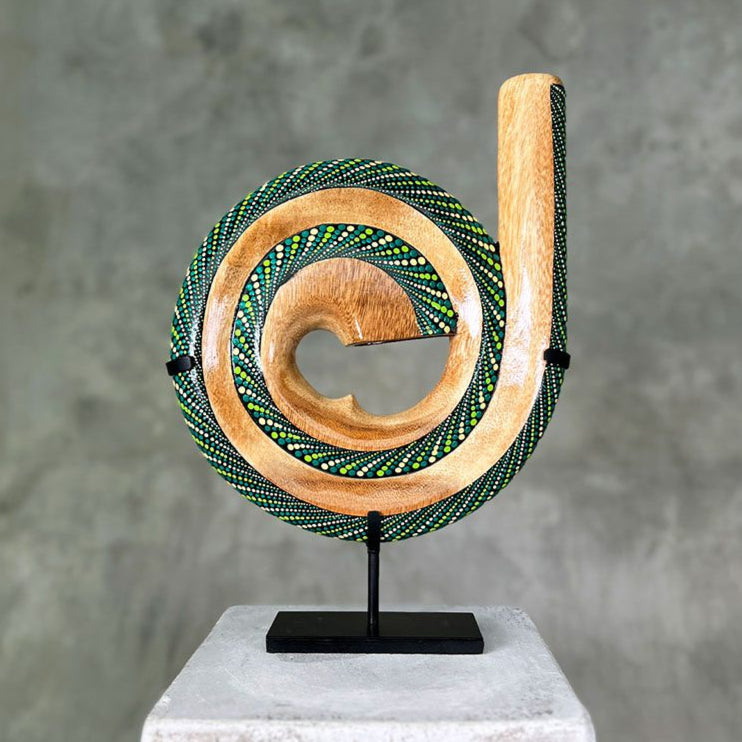 Groene LIDAH® Spiral Didgeridoo Studio-afbeelding met standaard